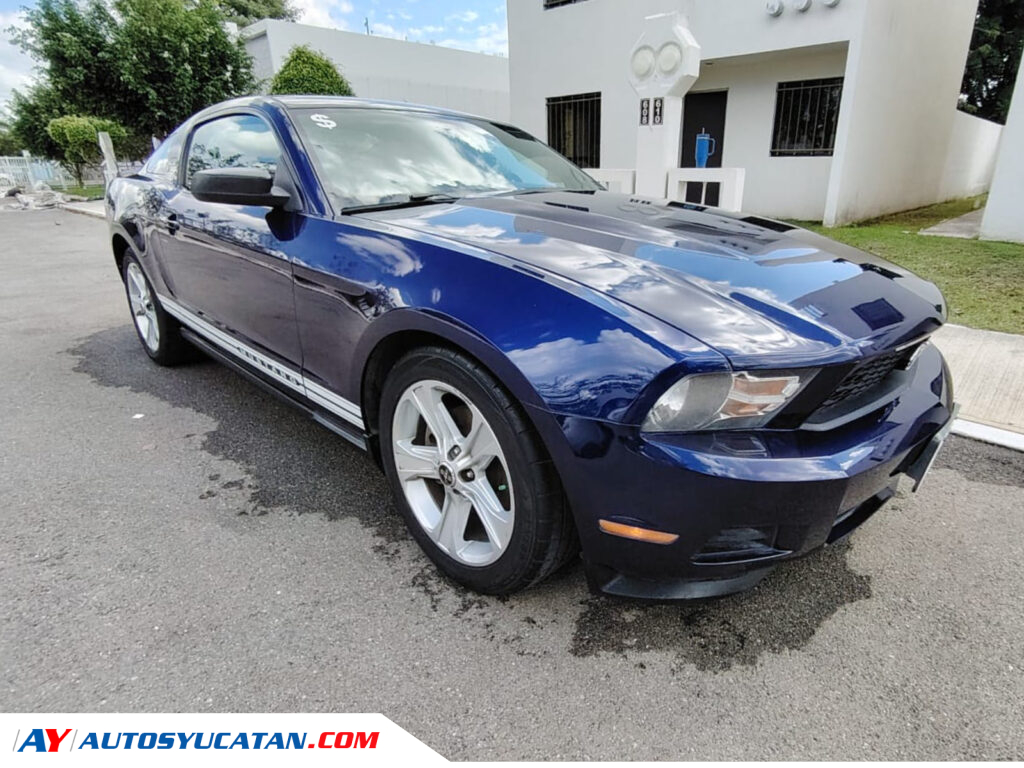 Ford Mustang Coupe 2011