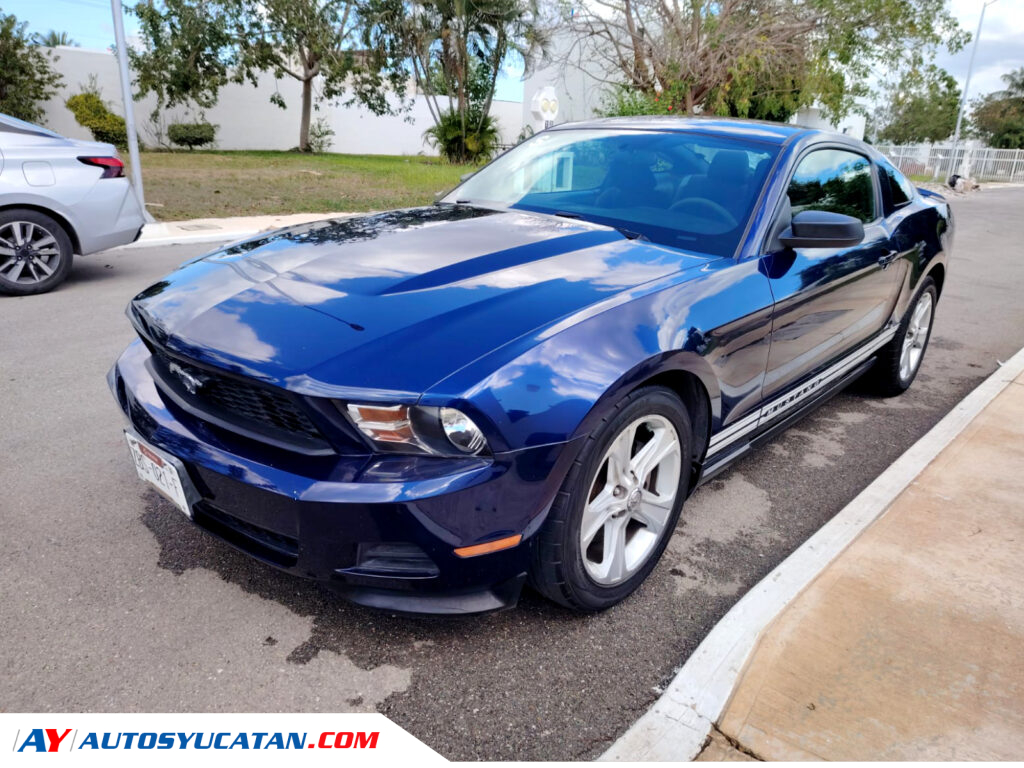 Ford Mustang Coupe 2011