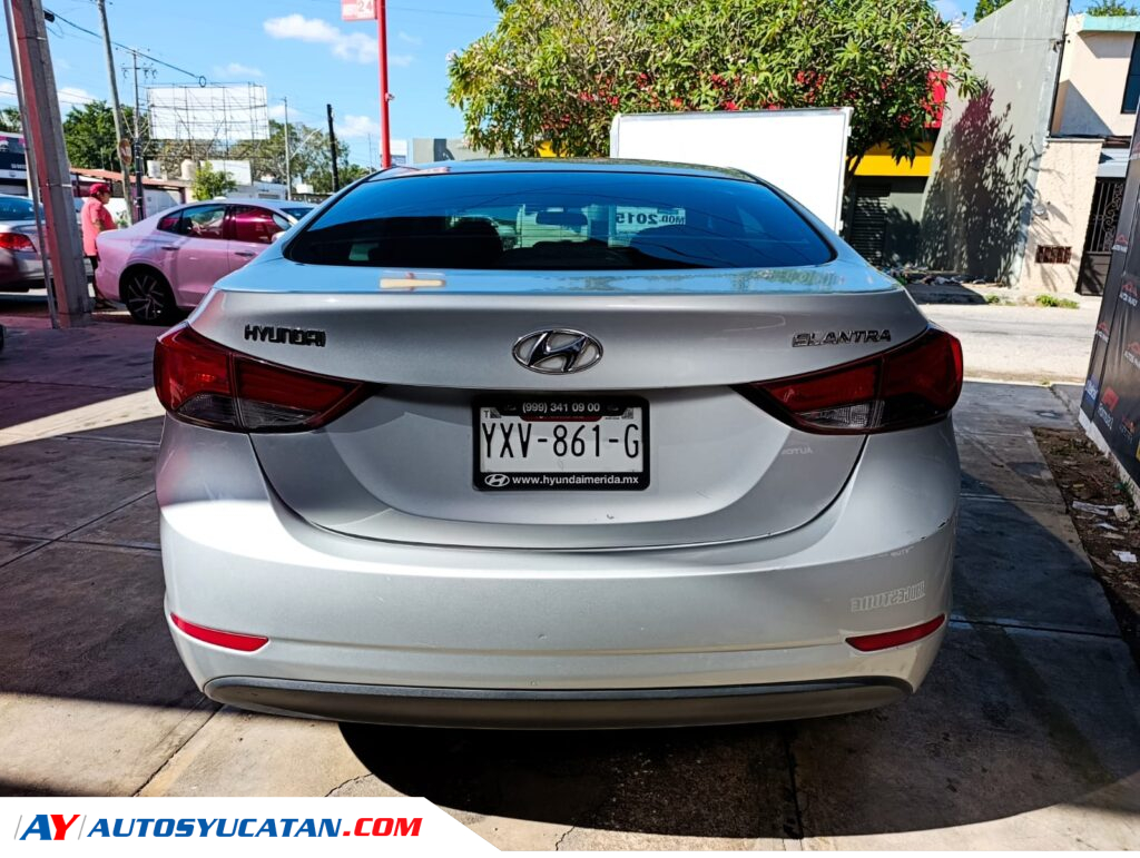 Hyundai Elantra STD 2015