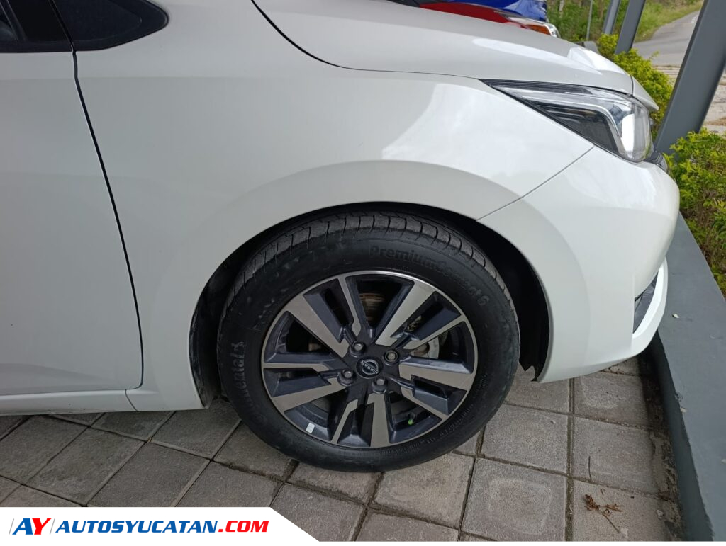 Nissan Versa Advance 2023