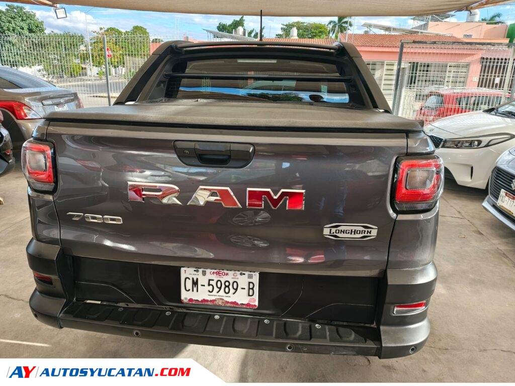Dodge Ram 700 Longhorn Automática Doble Cabina 2023