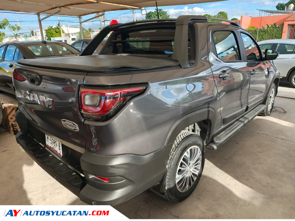 Dodge Ram 700 Longhorn Automática Doble Cabina 2023
