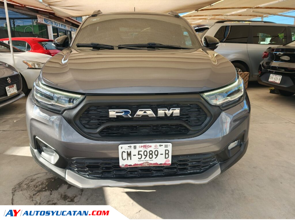 Dodge Ram 700 Longhorn Automática Doble Cabina 2023