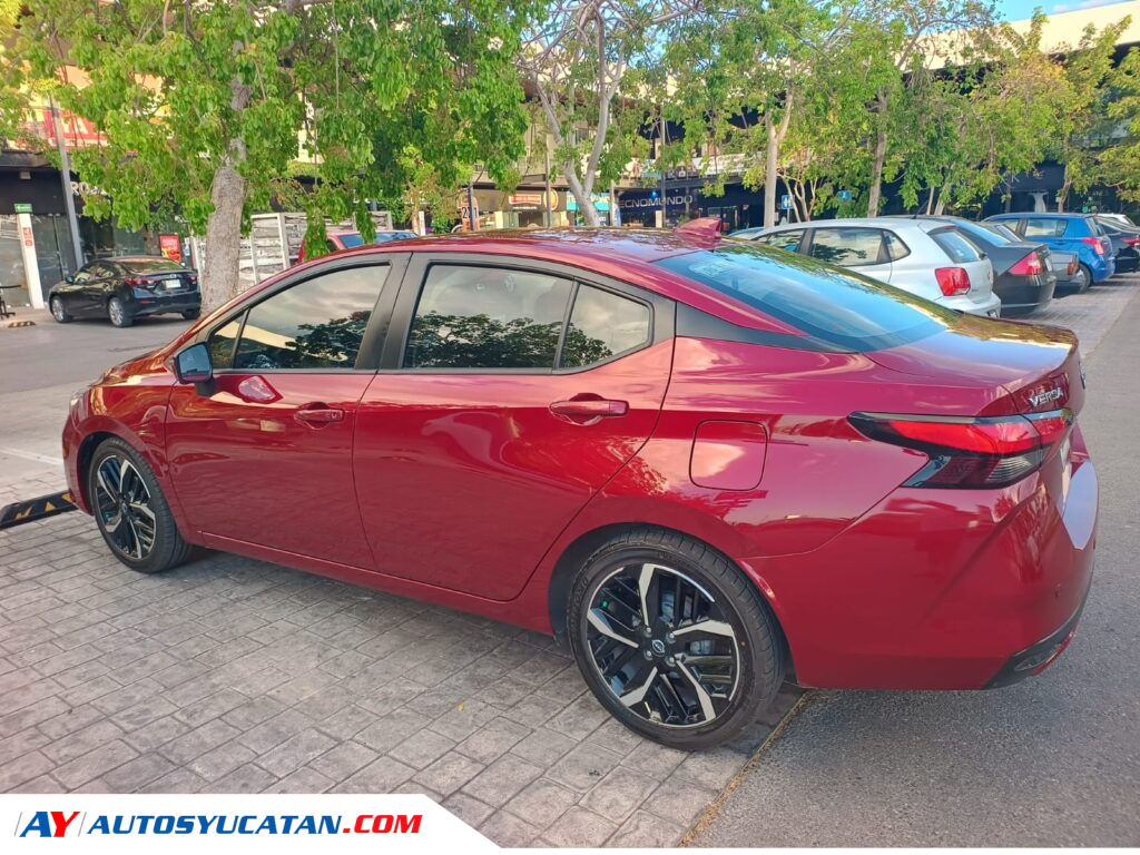 VERSA EXCLUSIVE 2023 COMO NUEVO