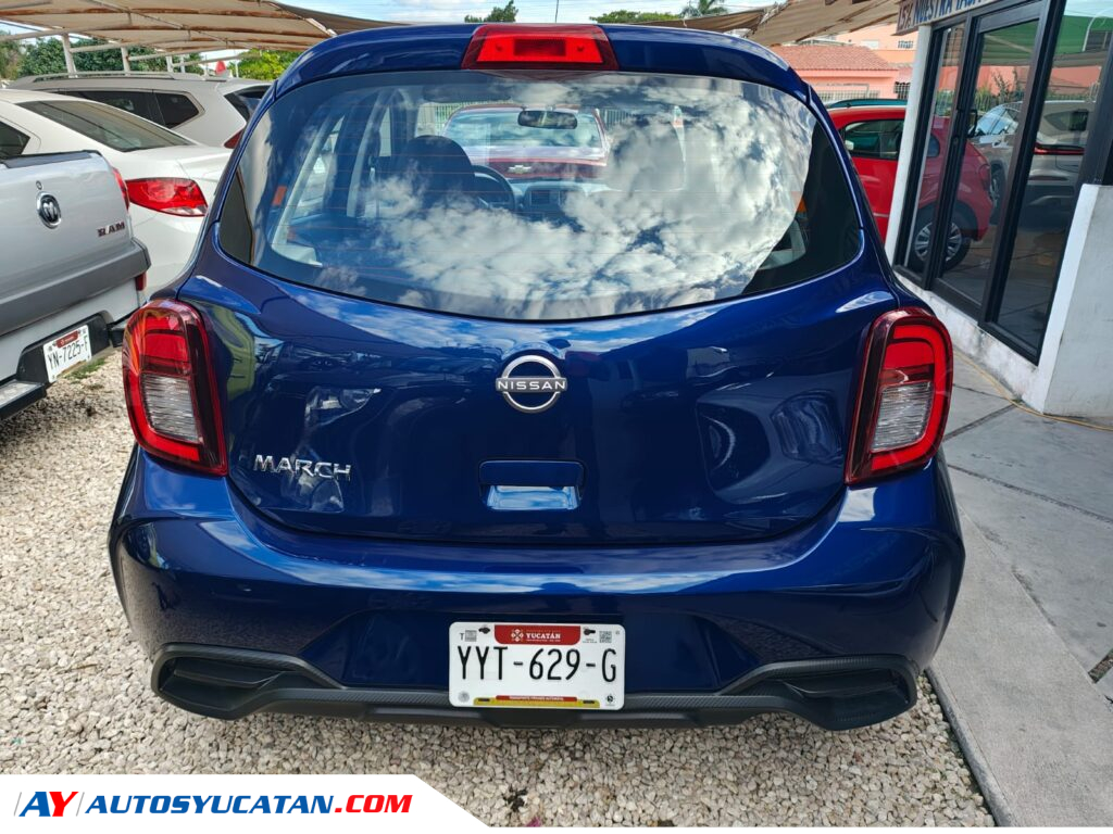 Nissan March Automático 2023