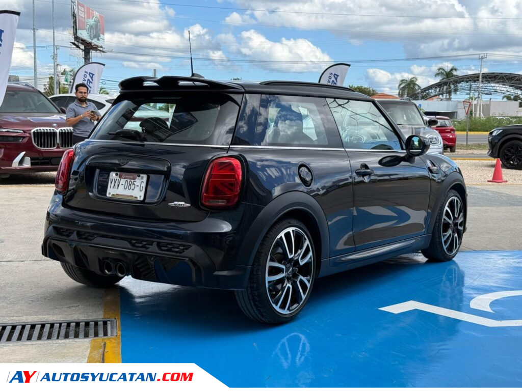 MINI JCW ICONIC 2022