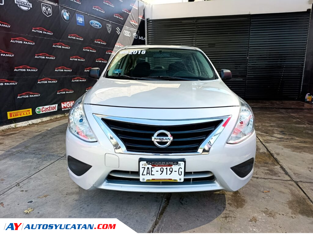 Nissan Versa STD 2018