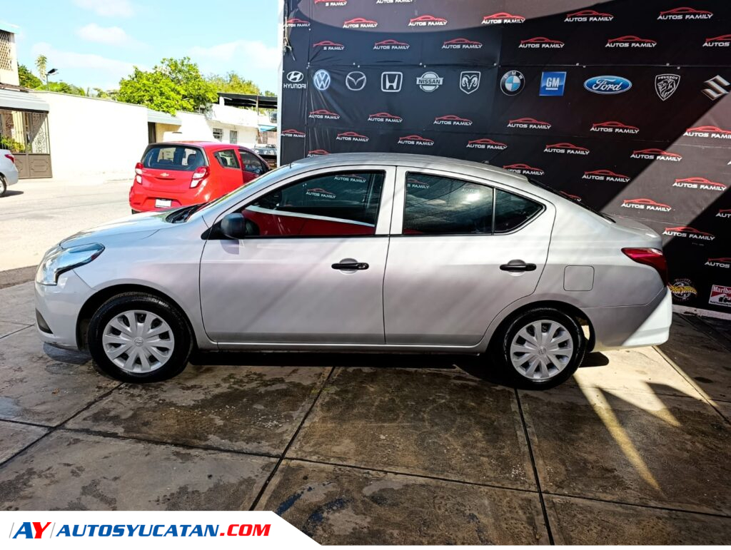Nissan Versa STD 2018