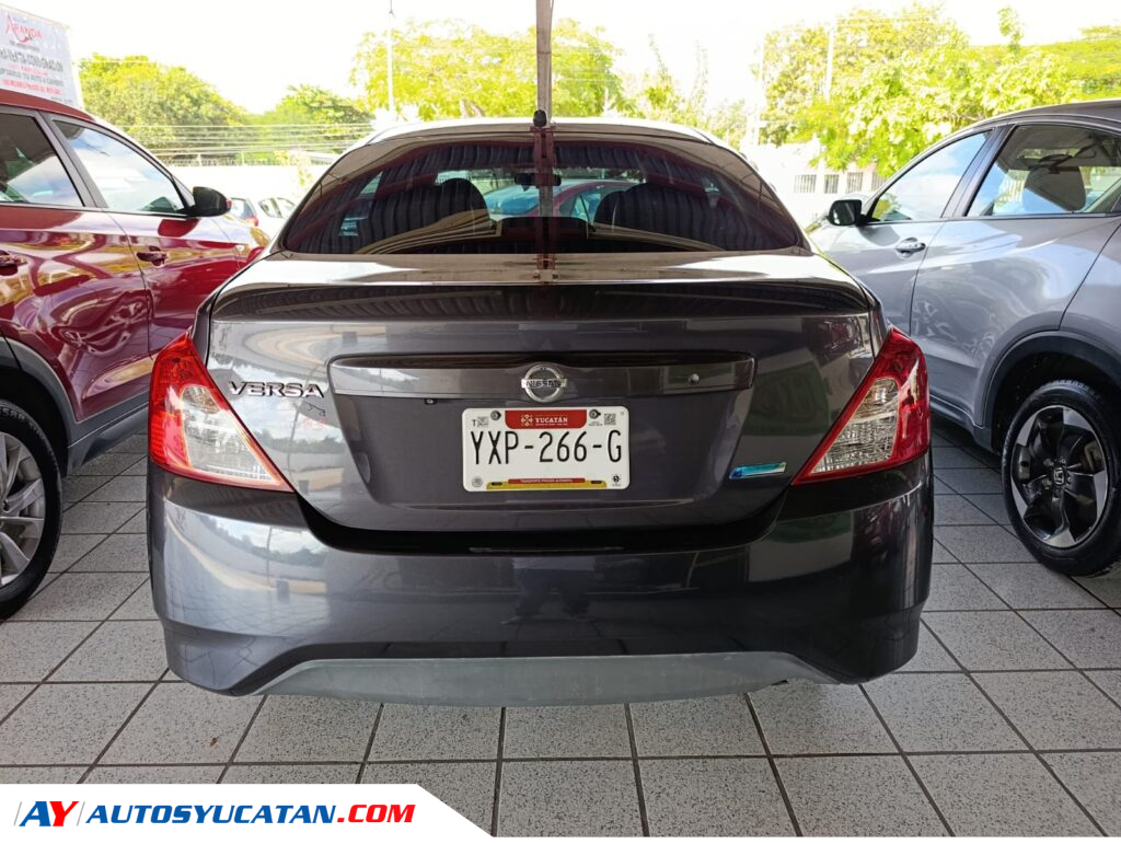 Nissan Versa Exclusive Automático 2015