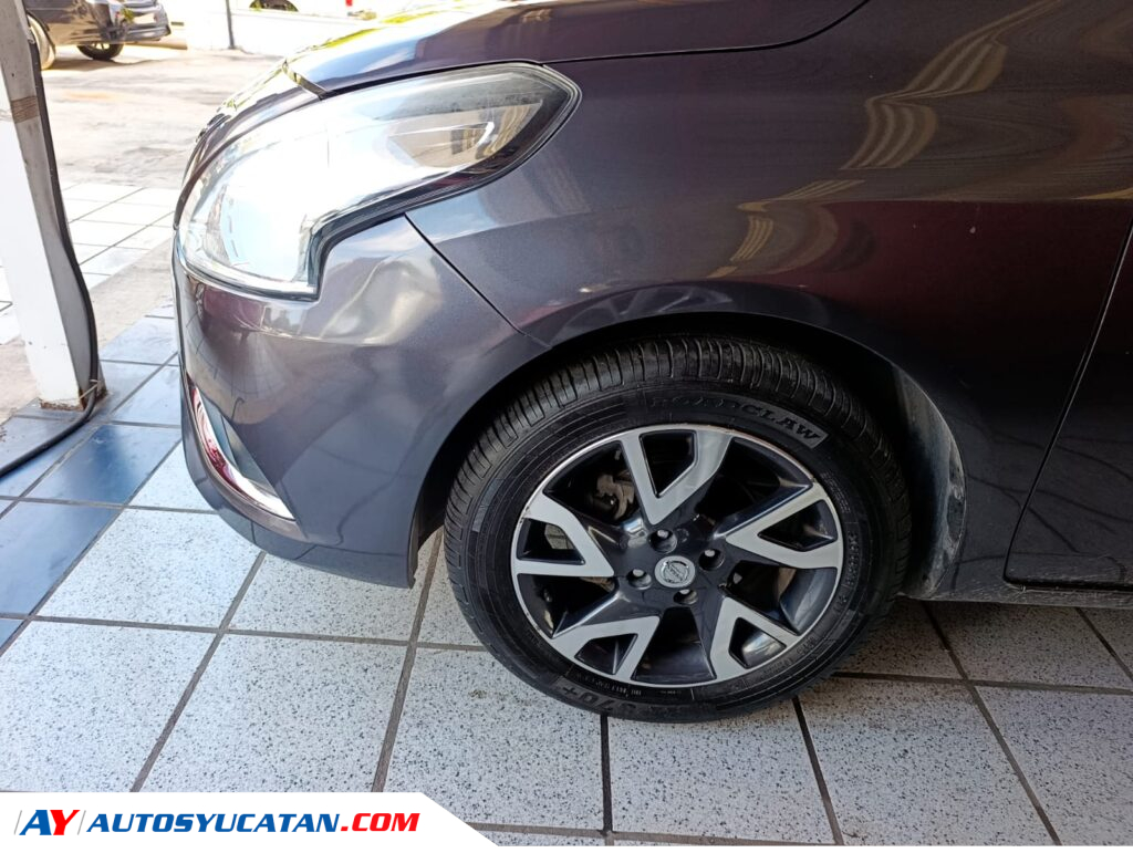 Nissan Versa Exclusive Automático 2015