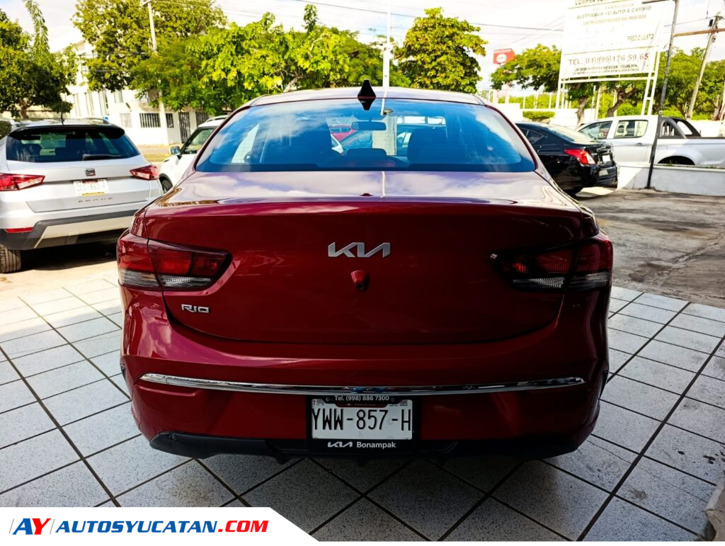 Kía Río Sedán 2023