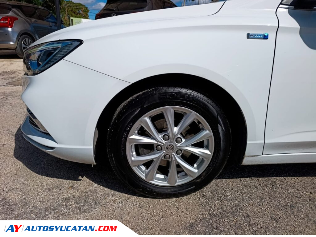 MG MG5 Sedán STD 2024