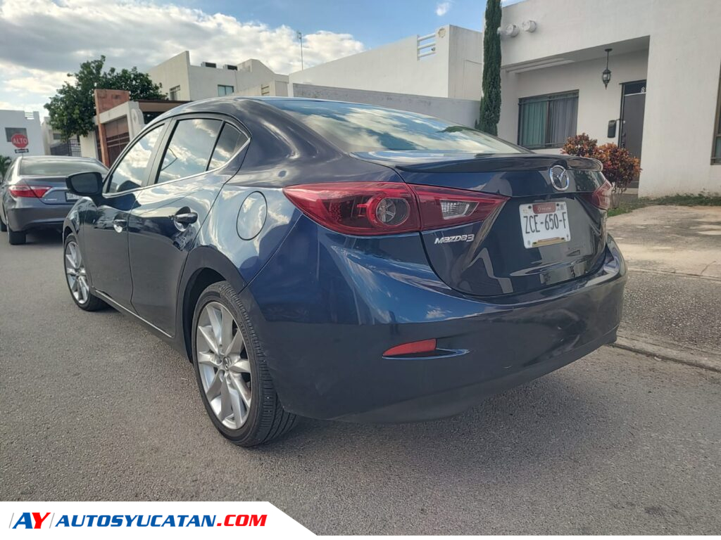 Mazda 3 i Touring 2018
