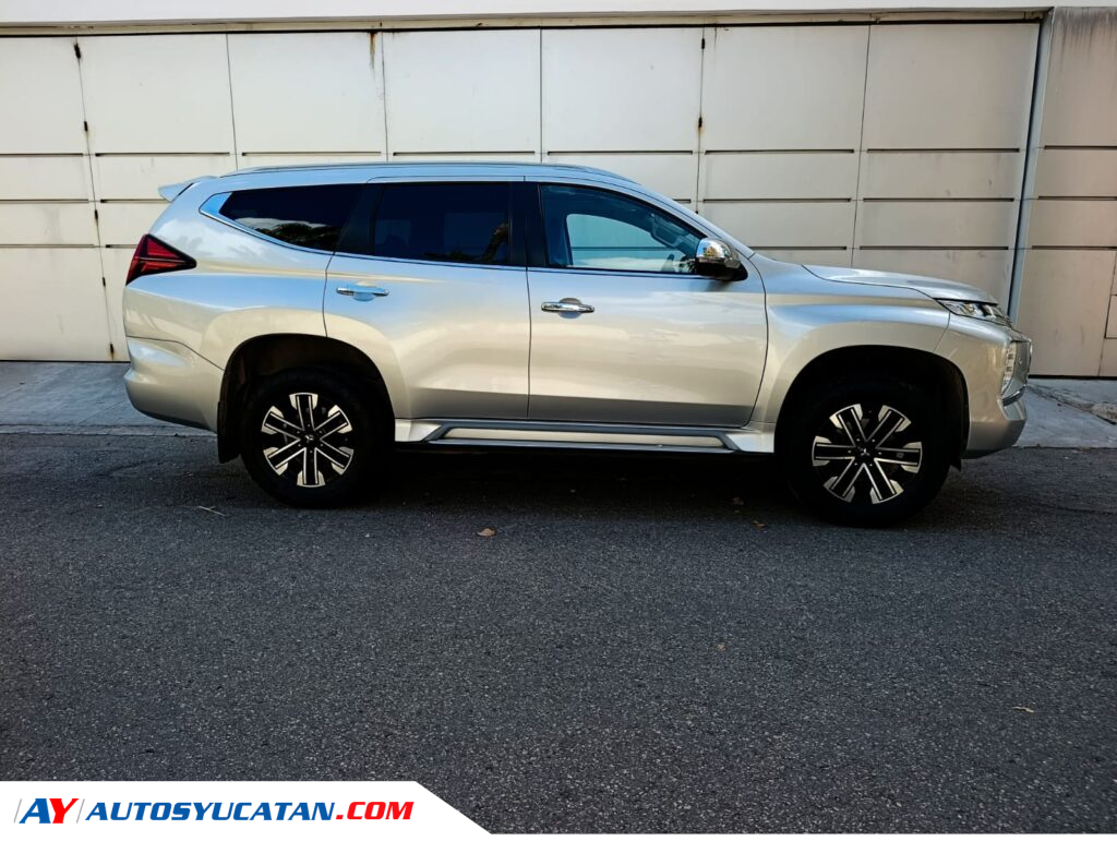 Mitsubishi Montero Sport SE PLUS V6 2021