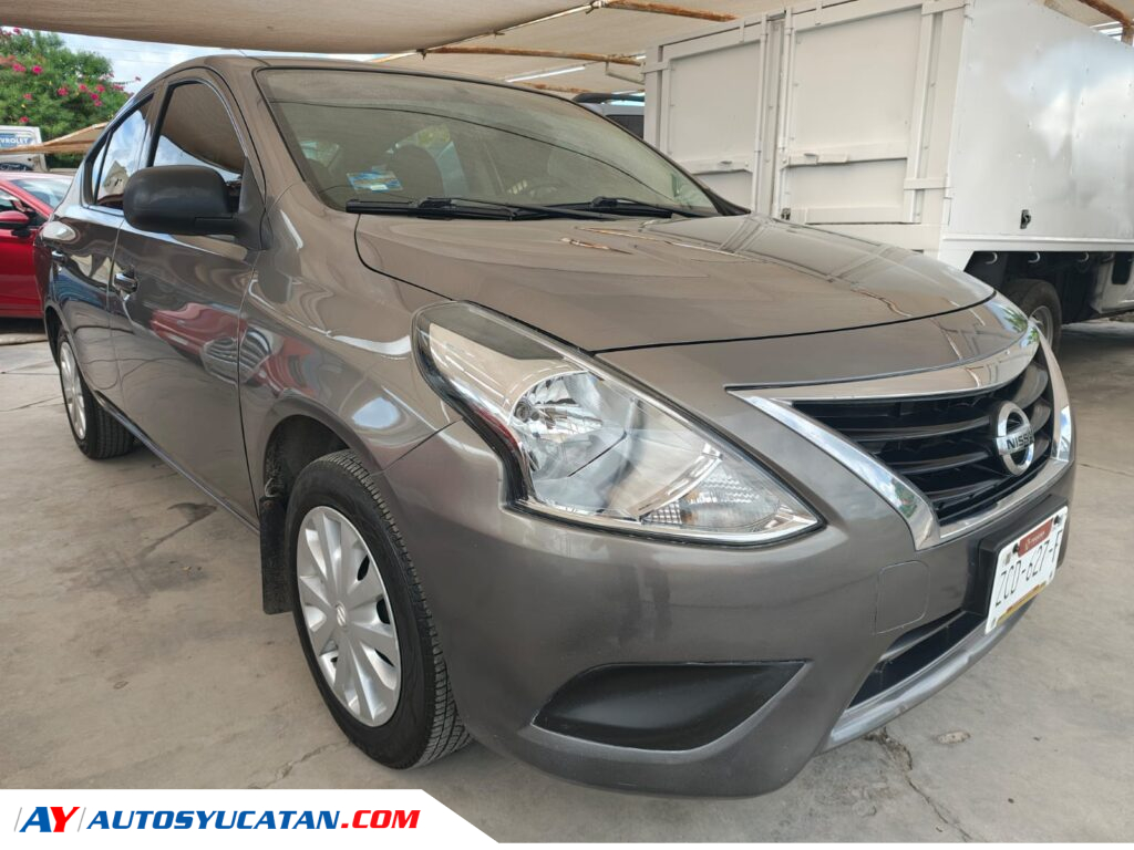 Nissan Versa Drive Standard 2020