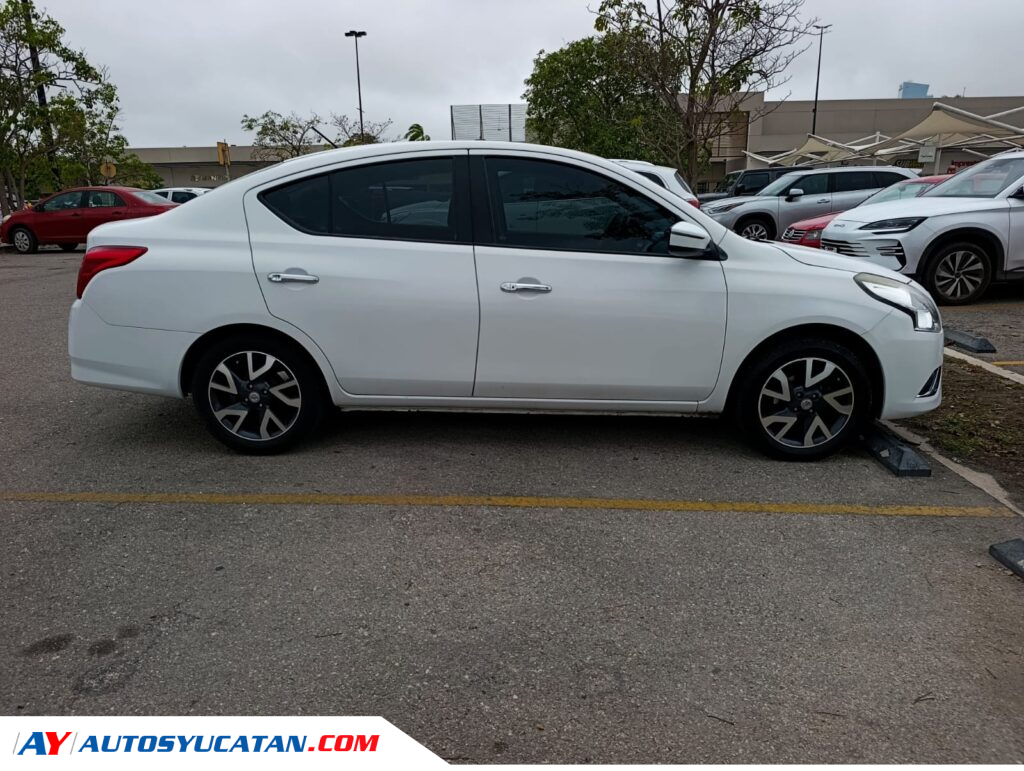 Nissan Versa Exclusive Navi 2016