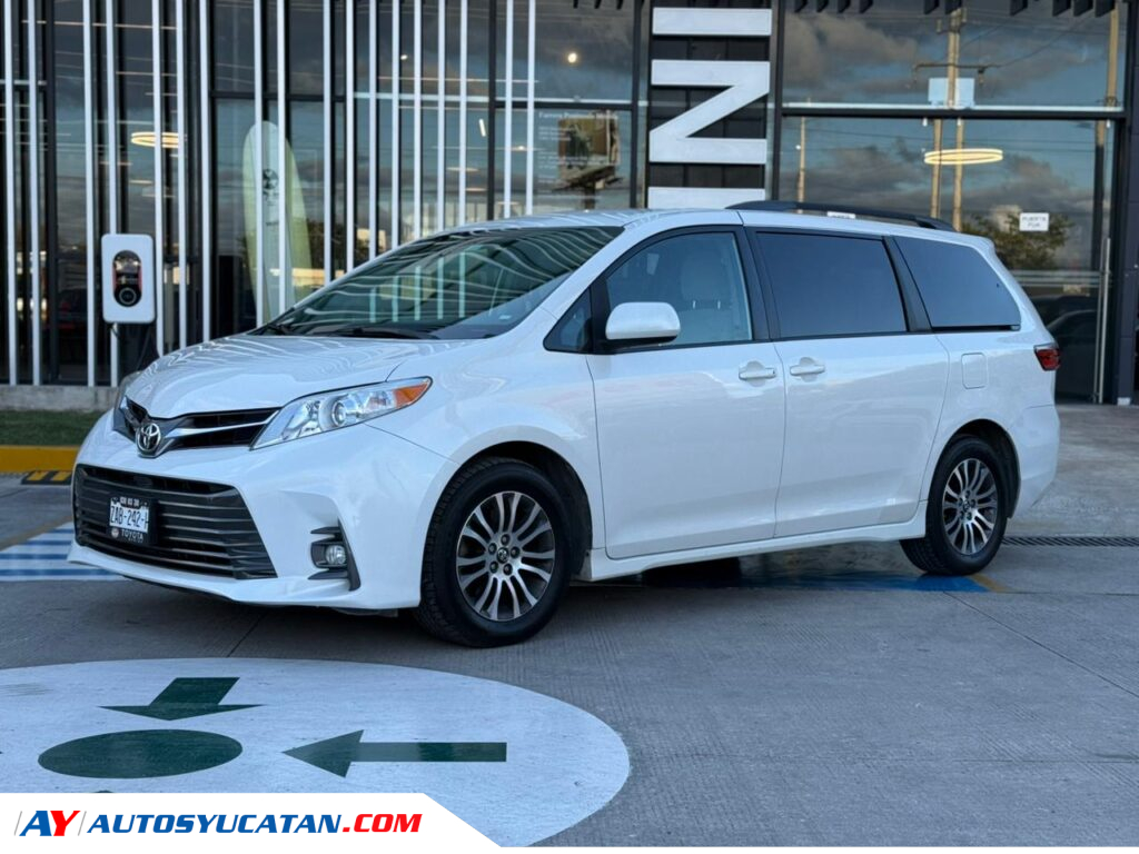 Toyota Sienna XLE TELA 2020