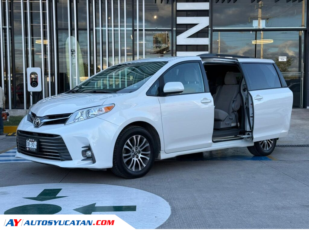 Toyota Sienna XLE TELA 2020