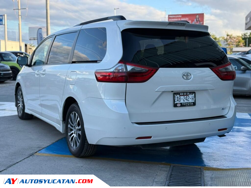 Toyota Sienna XLE TELA 2020