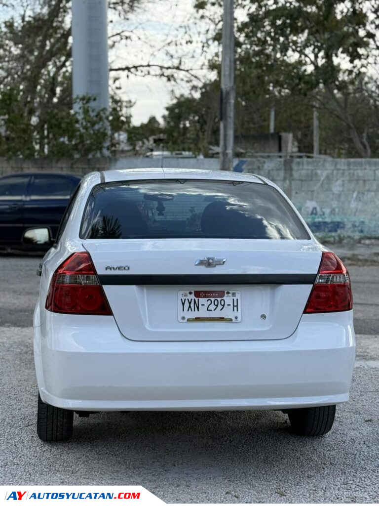 IMPECABLE CHEVROLET AVEO 2017 ESTANDAR