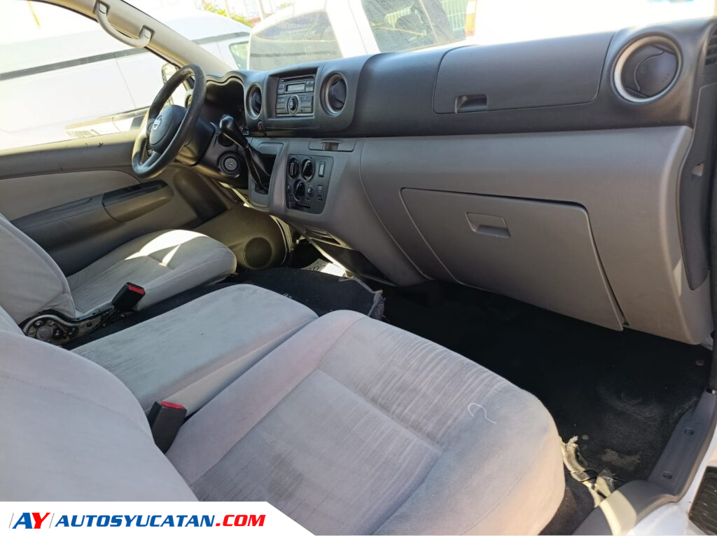 Nissan Urvan NV350 2016