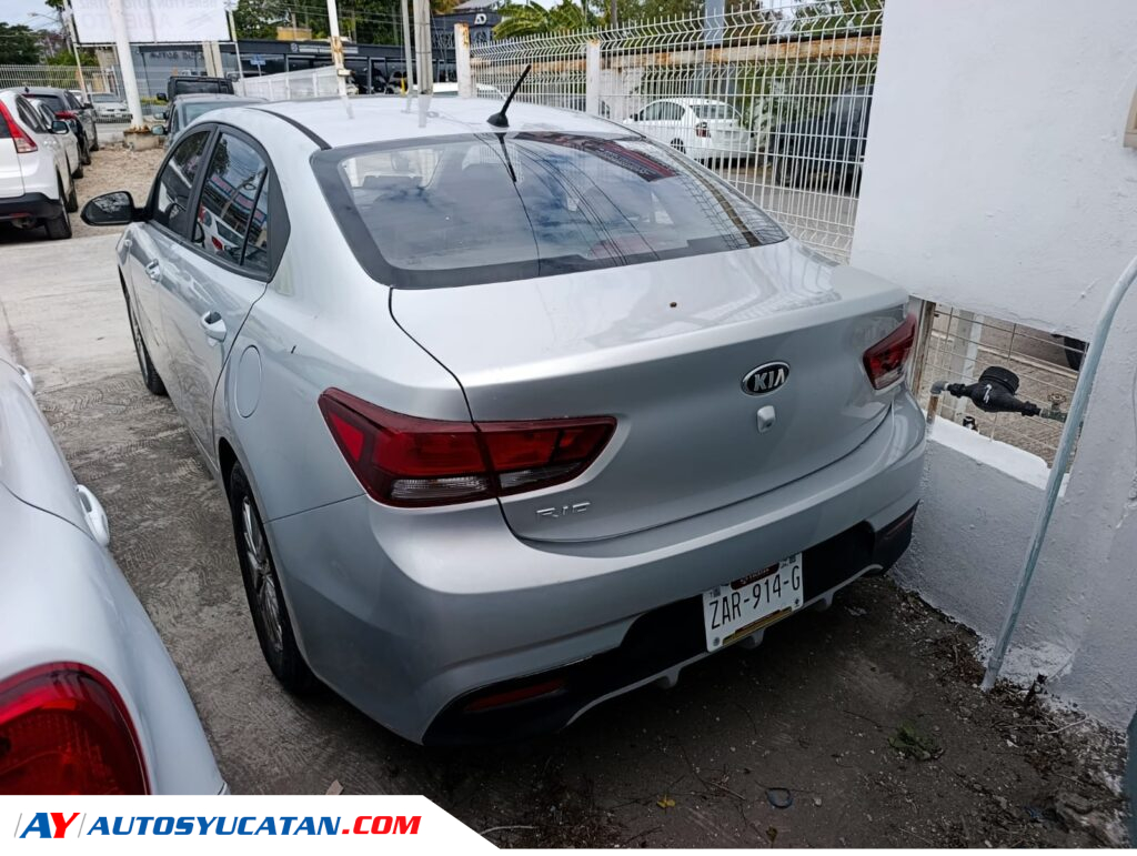 Kia Río STD 2018