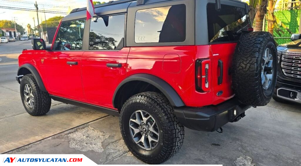 Ford Bronco Badlands 2021