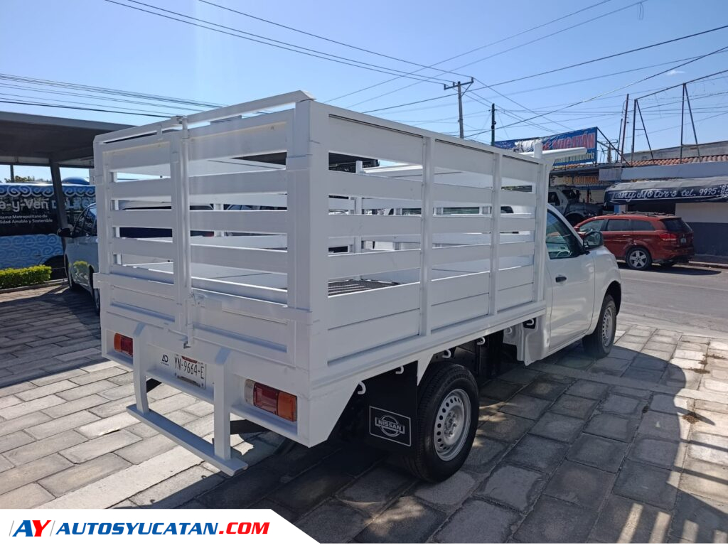 Nissan NP300 Estacas 2020