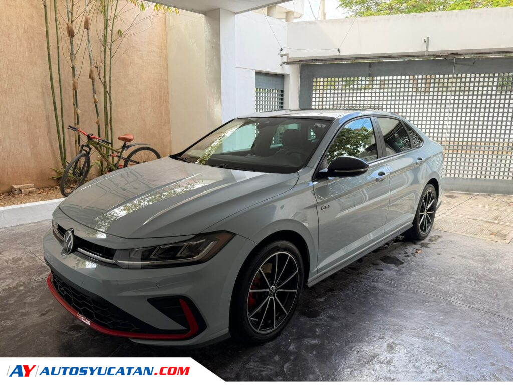 VW Jetta GLI 2025. Único dueño. Sin detalles. 16k km.