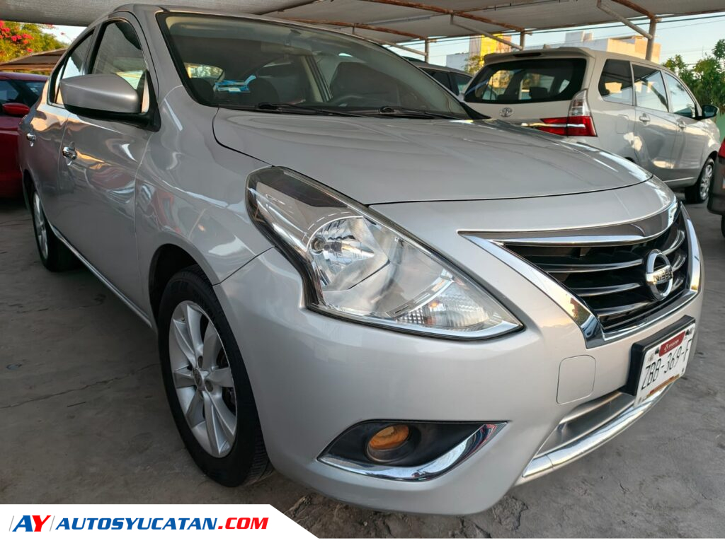 Nissan Versa Advance Automático 2017