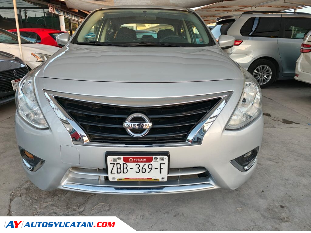Nissan Versa Advance Automático 2017