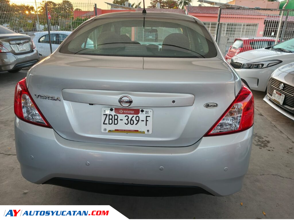 Nissan Versa Advance Automático 2017
