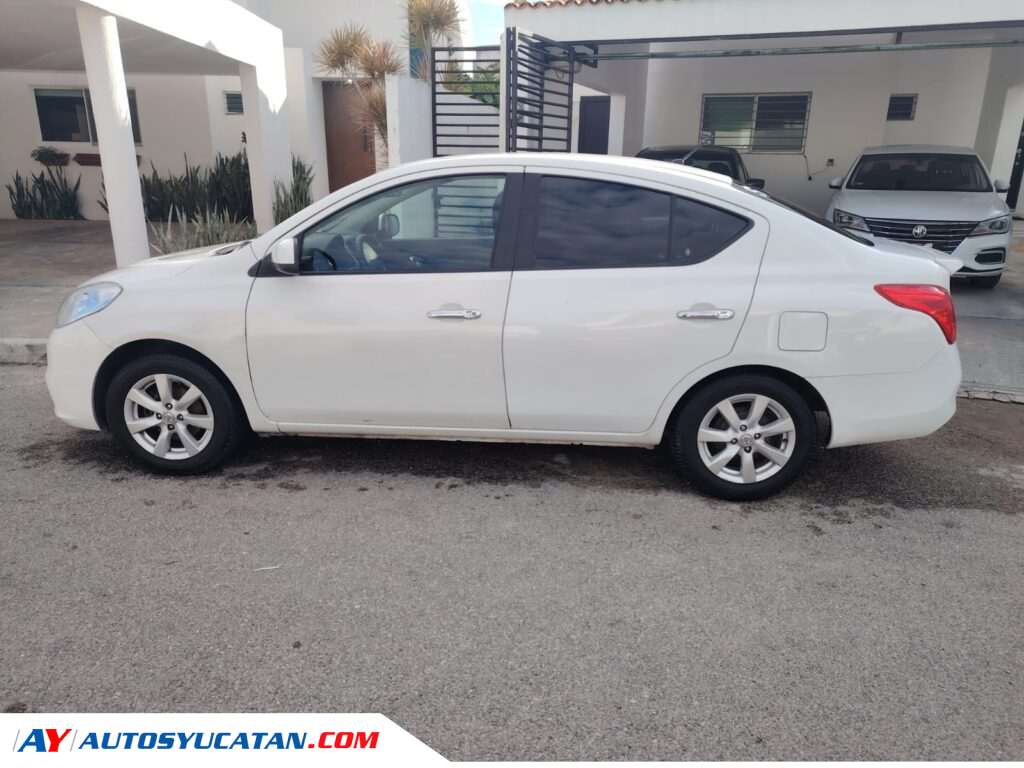Nissan Versa Advance Automático 1.6L 2012
