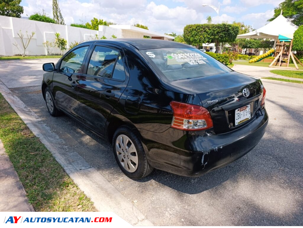 Toyota Yaris Core 2010