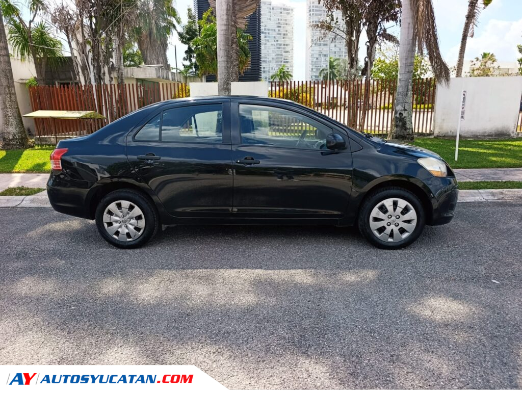 Toyota Yaris Core 2010