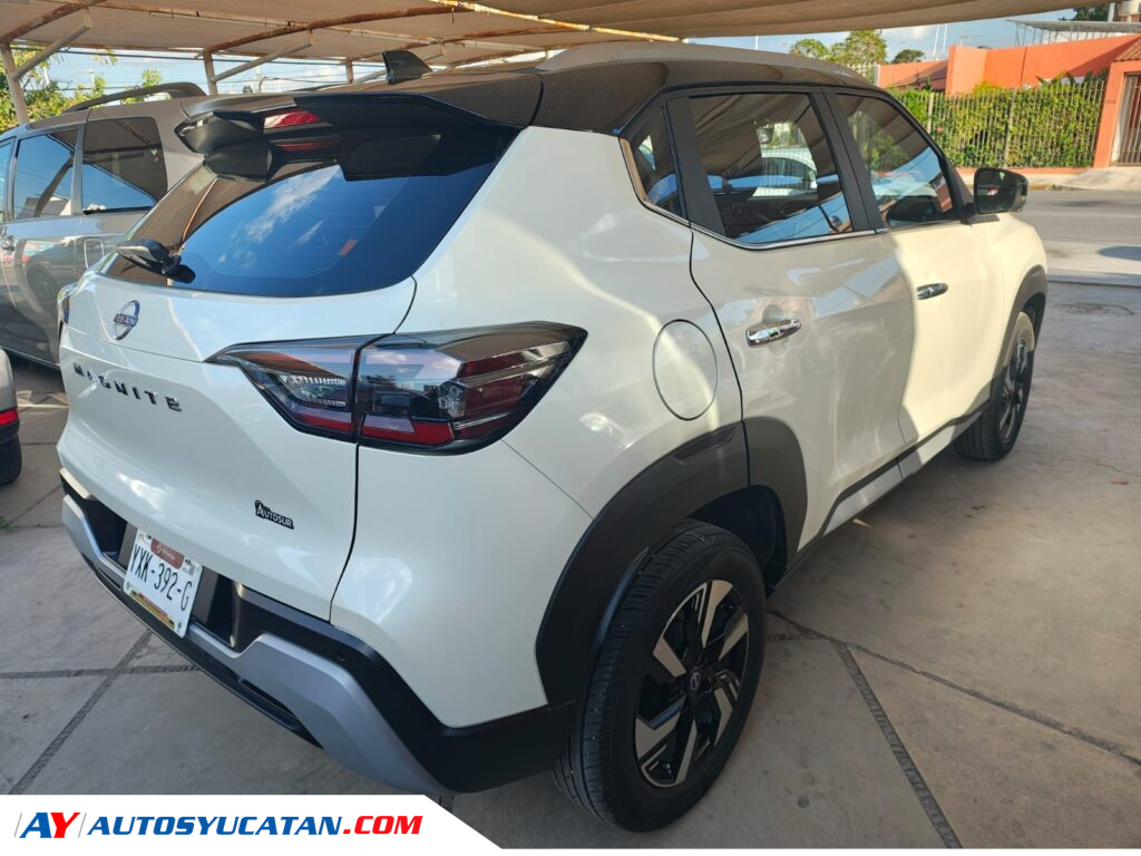 Nissan Magnite EXCLUSIVE  Automática 3 cilindros 2025
