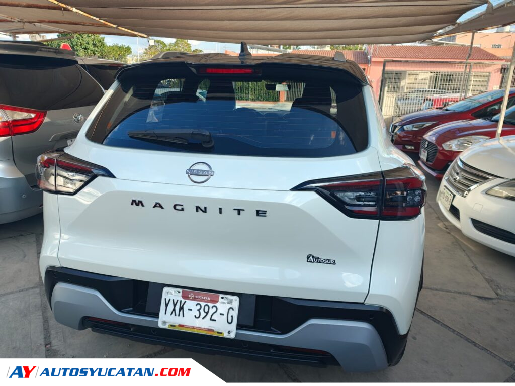 Nissan Magnite EXCLUSIVE  Automática 3 cilindros 2025