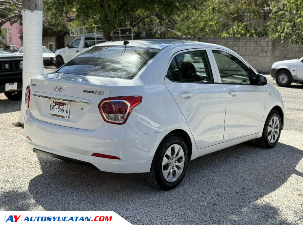 HYUNDAI GRAND I10 2017 SEDAN AUTOMATICO