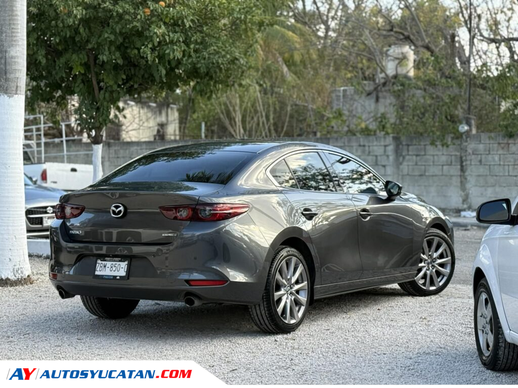 IMPECABLE MAZDA 3 GRAND TOURING 2019