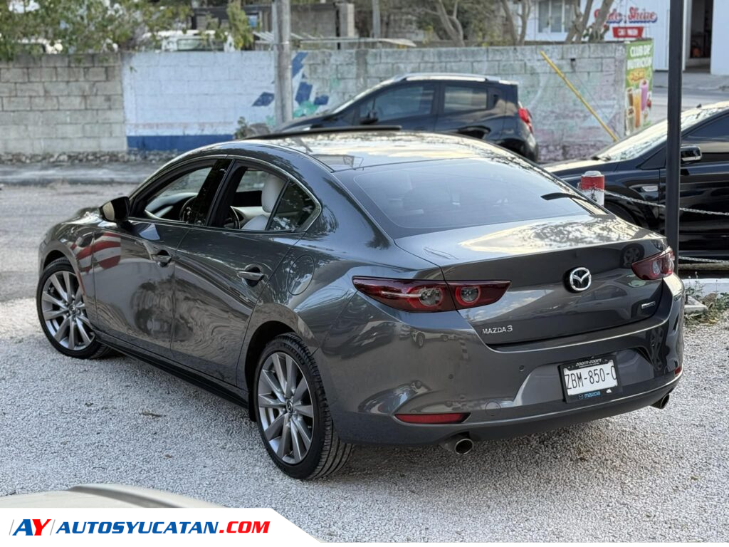 IMPECABLE MAZDA 3 GRAND TOURING 2019