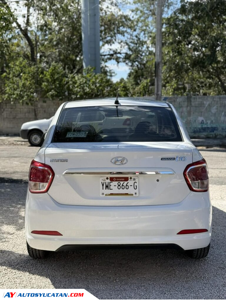 HYUNDAI GRAND I10 2017 SEDAN AUTOMATICO