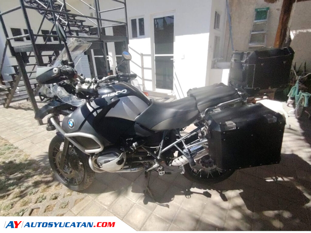 BMW GS 1200 Adventure Triple Black 2012