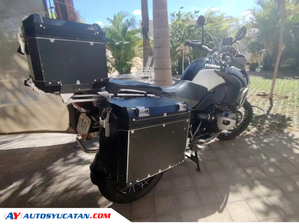 BMW GS 1200 Adventure Triple Black 2012