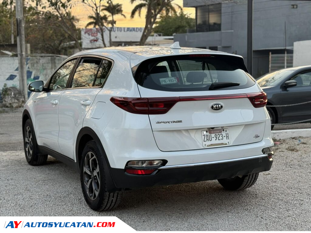 KIA SPORTAGE LX 2020