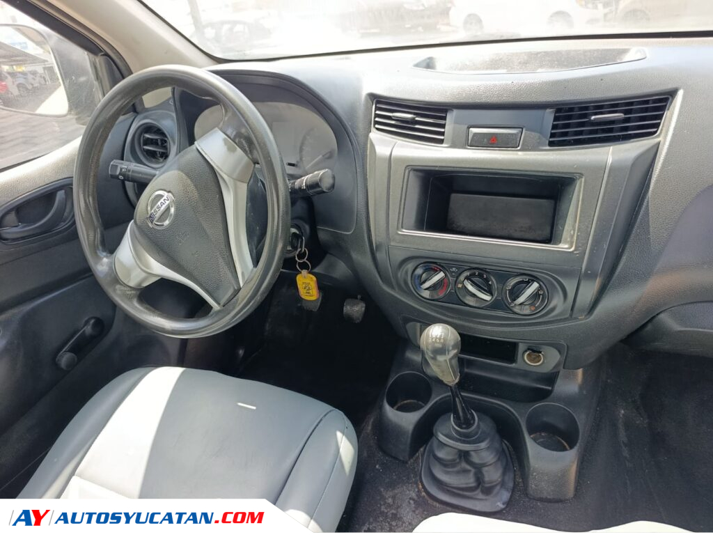 Nissan NP300 Sin Clima 2020
