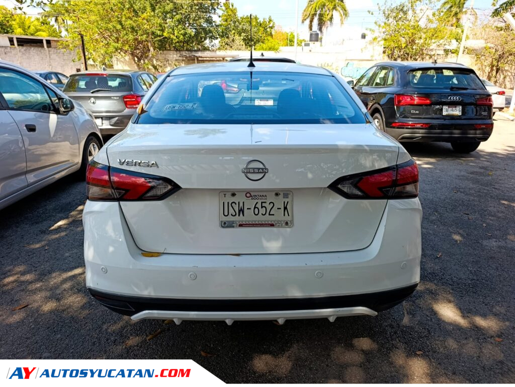 Nissan Versa Automático 2023