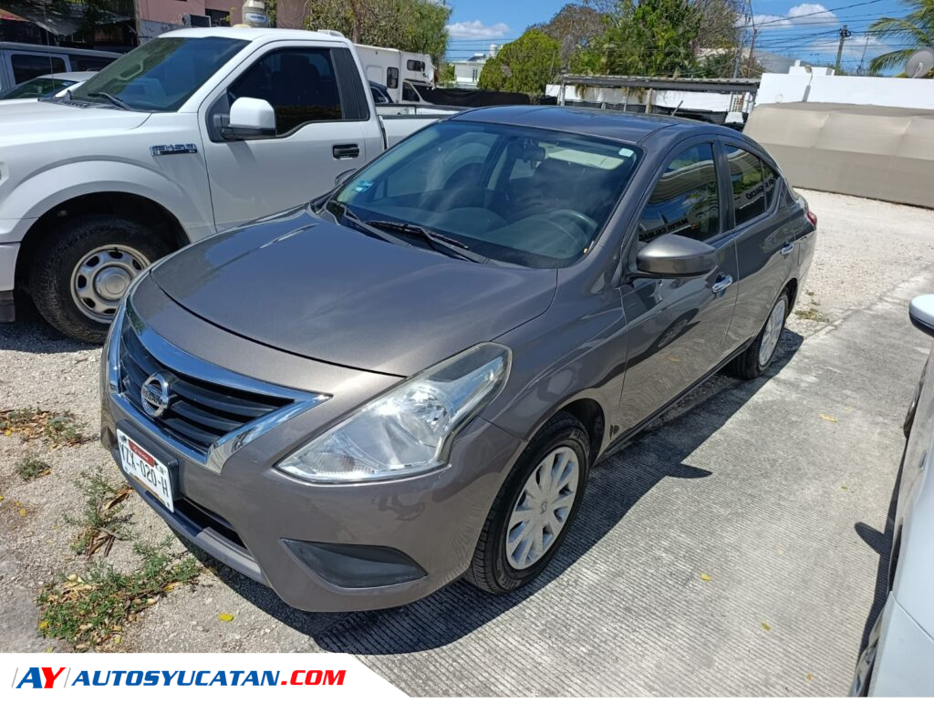 Nissan Versa Automático 2015