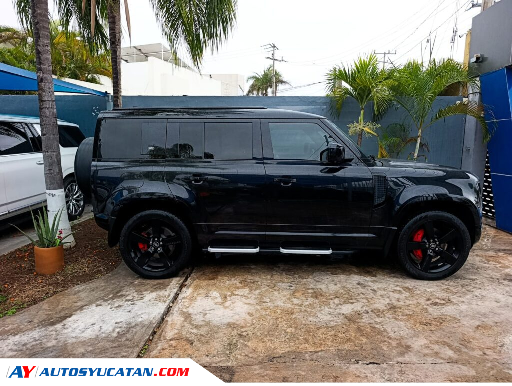 Land Rover Defender 2023