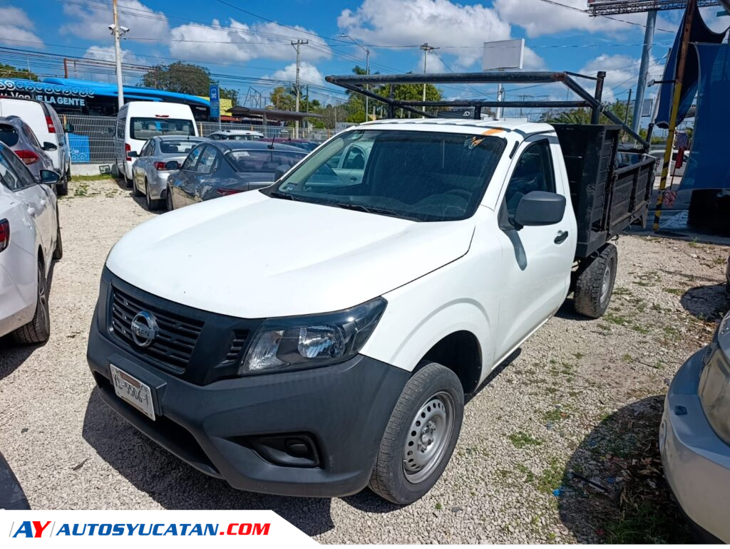 Nissan NP300 Estacas STD 2016