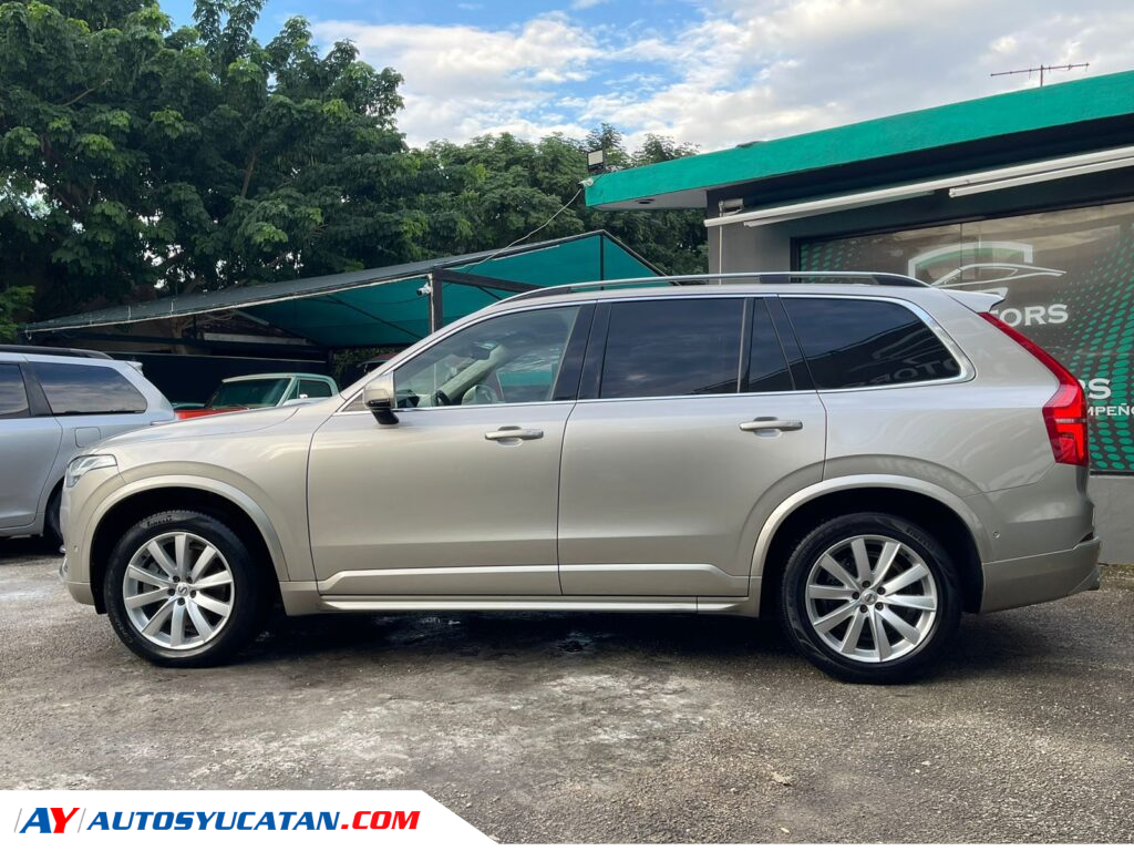 Volvo XC90 Momentum AWD 7 pasajeros 2017